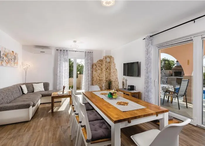 Dijana 펜션 Viskovići