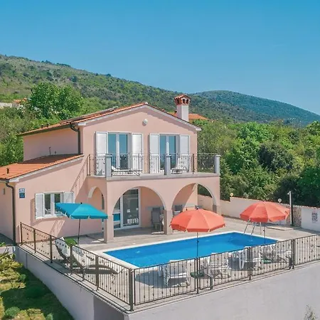 Holiday home Dijana