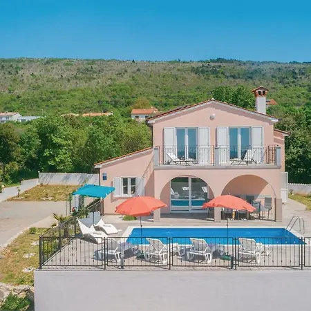 Holiday home Dijana *