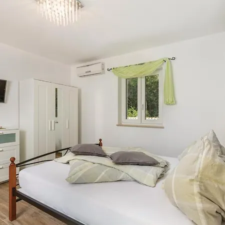 Holiday home Dijana *