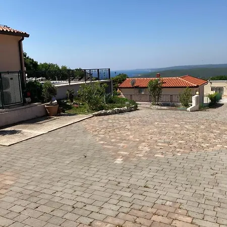 Holiday home Dijana